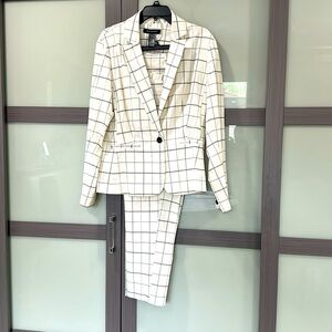 Ashley Steward Suit….White with Black lines……Size: 16